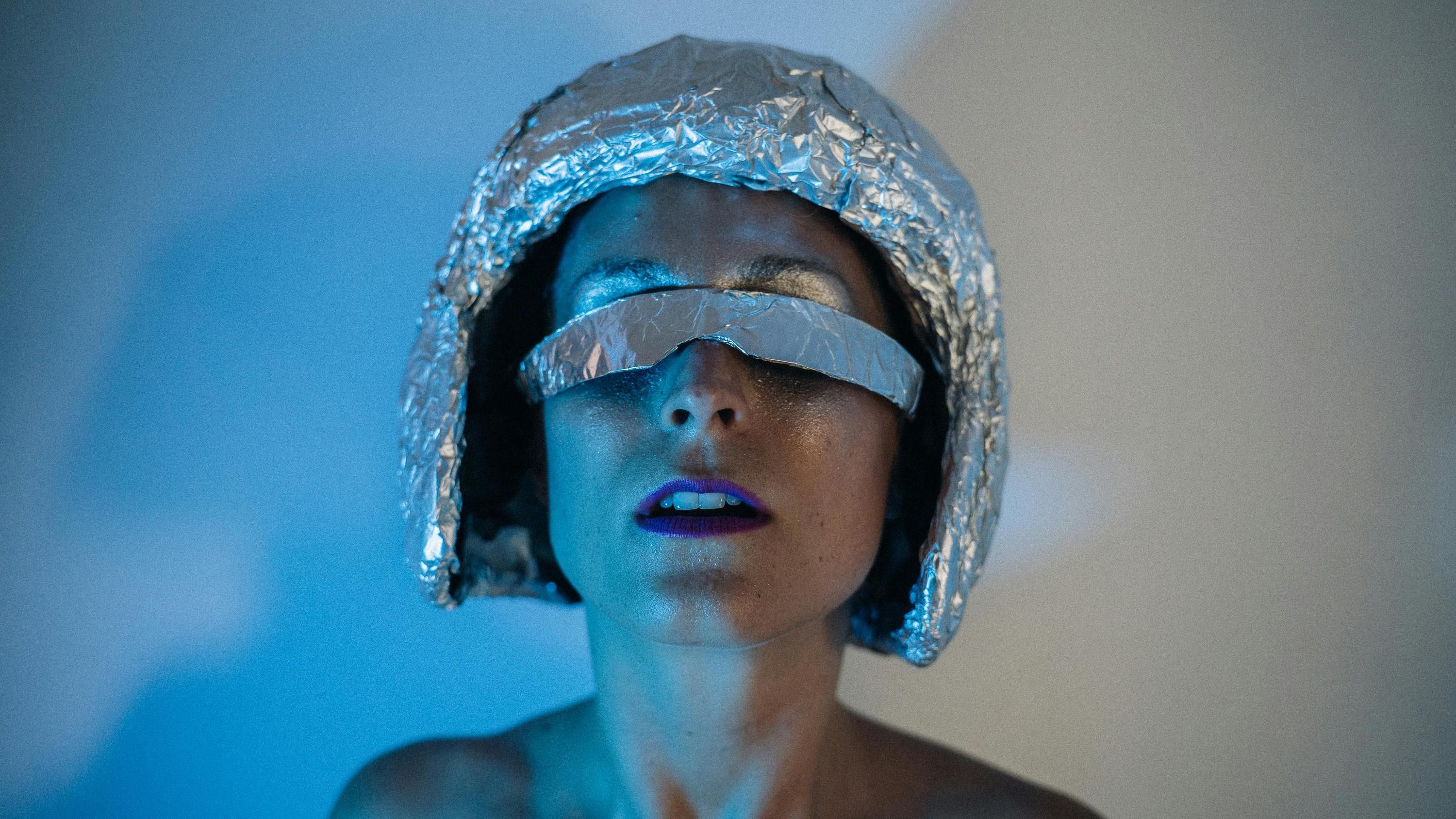 5G вже в Україні – чи потрібно носити шапочки з фольги