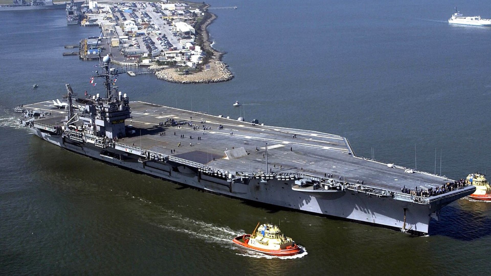 В США продали 300-метровий суперавіаносець лише за 1 цент - Цікаве 24