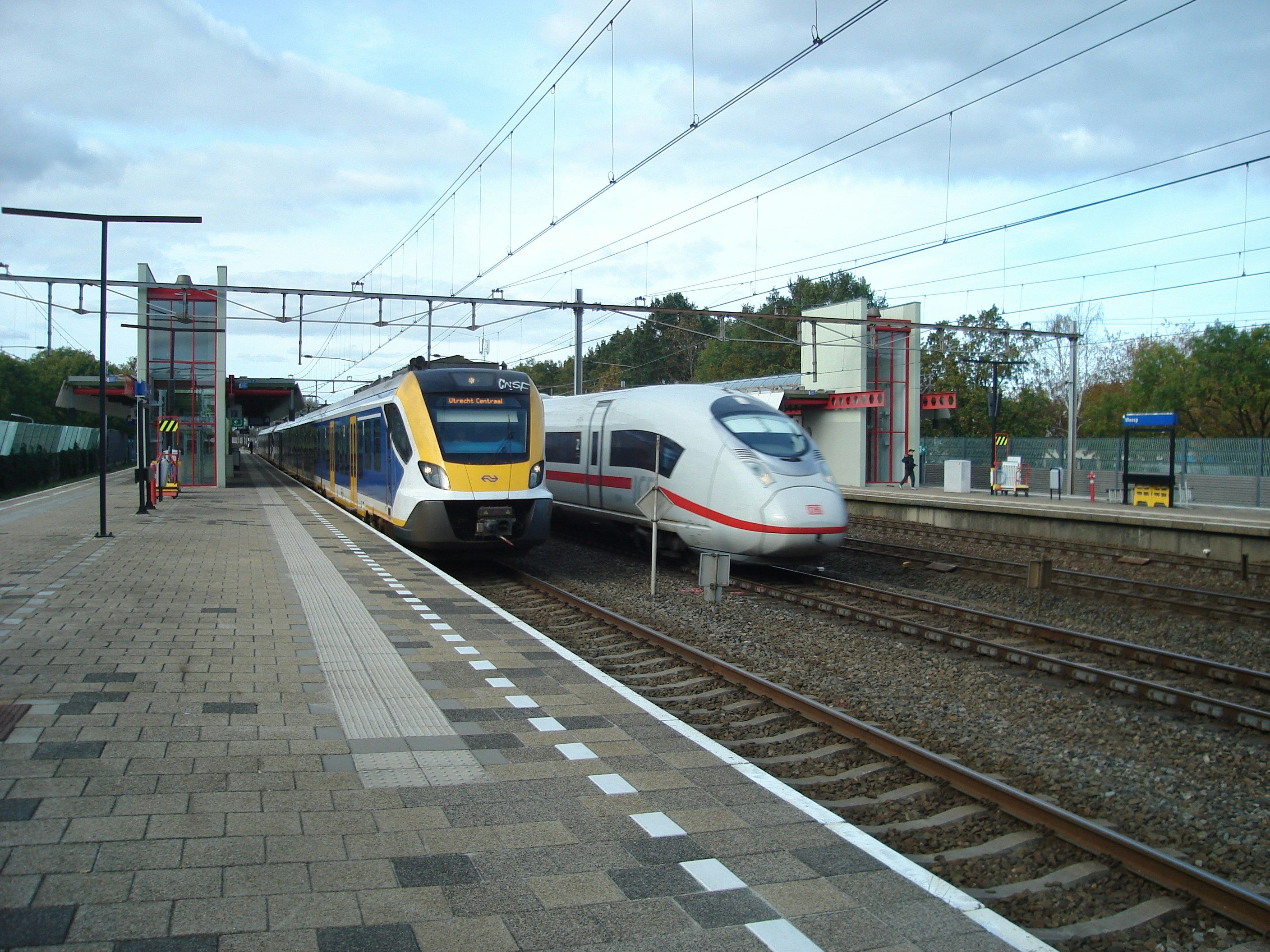 Секрет розкрито: чому швидкісні потяги не сходять з рейок Секрет розкрито: чому швидкісні потяги не сходять з рейок