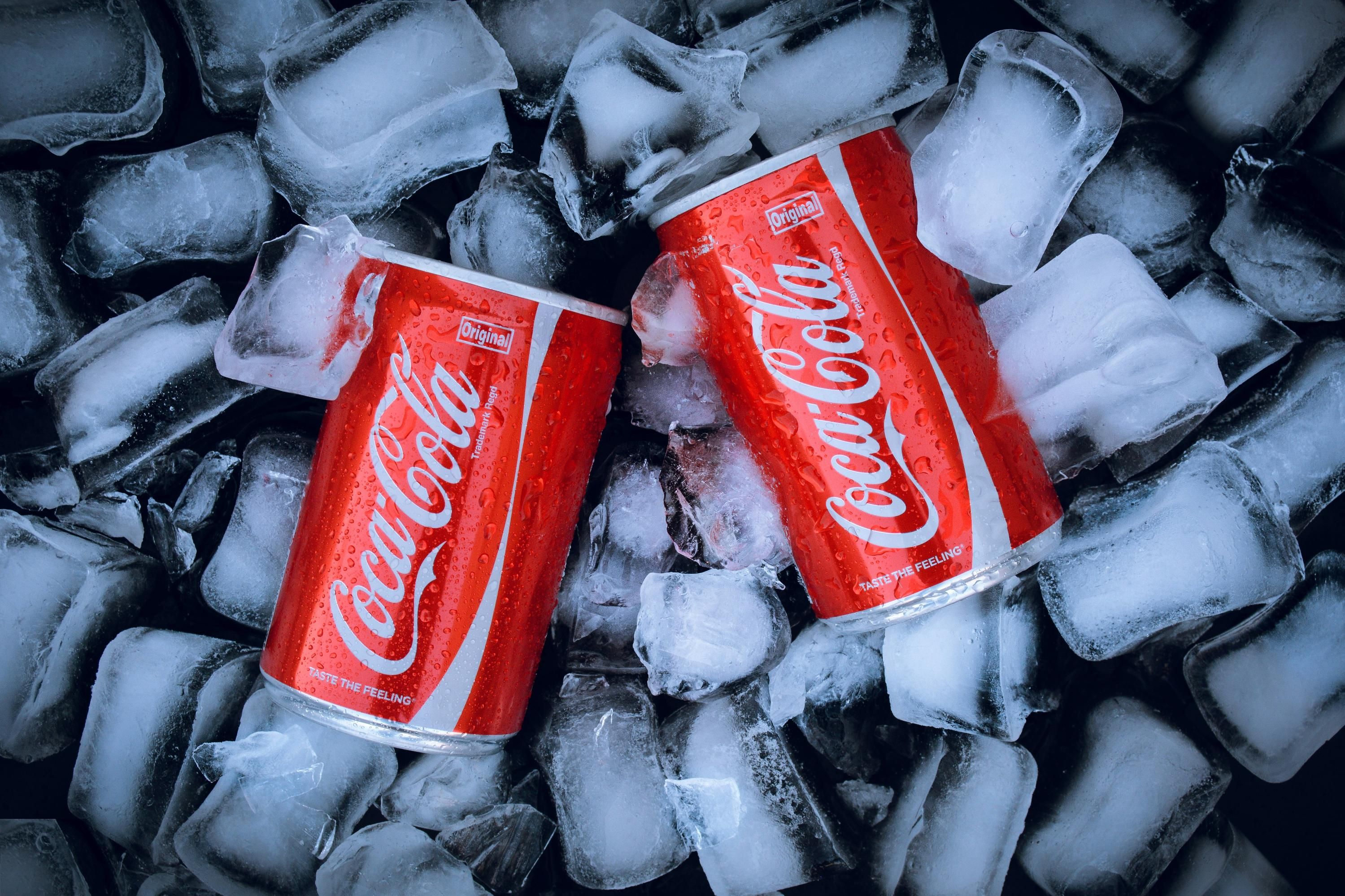 Алкоголь, наркотики, власна кіностудія та перші у космосі: факти про Coca-Cola, що вас здивують
