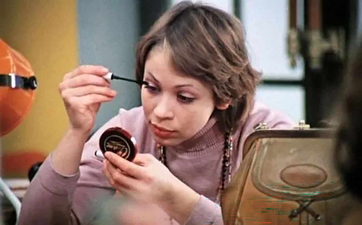 Ужасы советской косметики: как красились в СССР